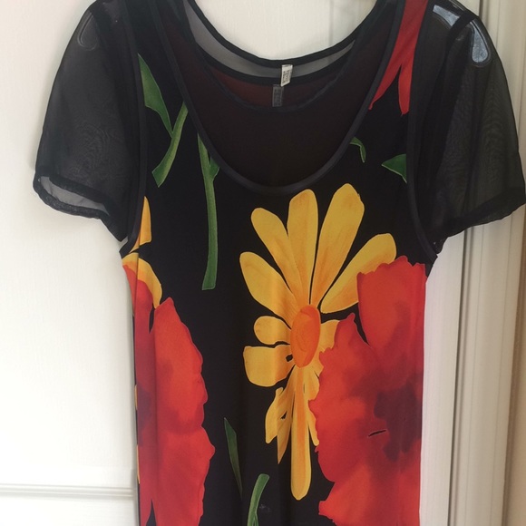 Beautiful Floral Dress In Size: 38 - Picture 2 of 15